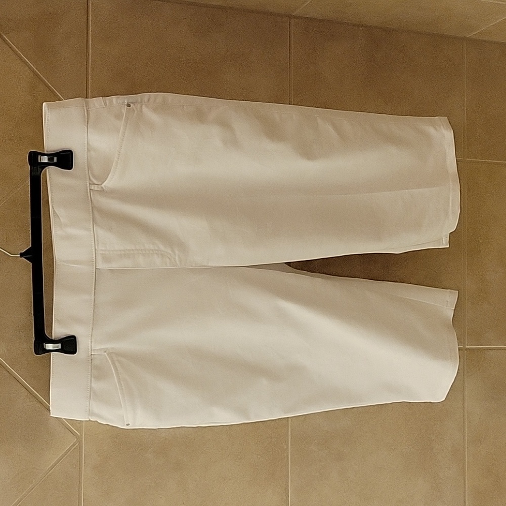Capris, white stretch pull up, size 16W
